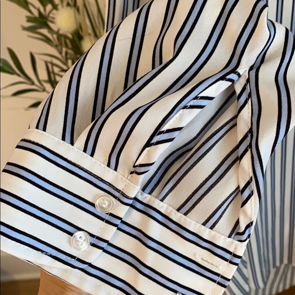 H&M Blouse - Picture 3 of 3